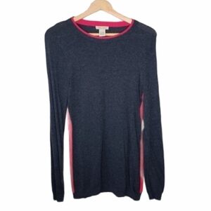 Vertical Design | Gray Sweater Red Side Stripe
